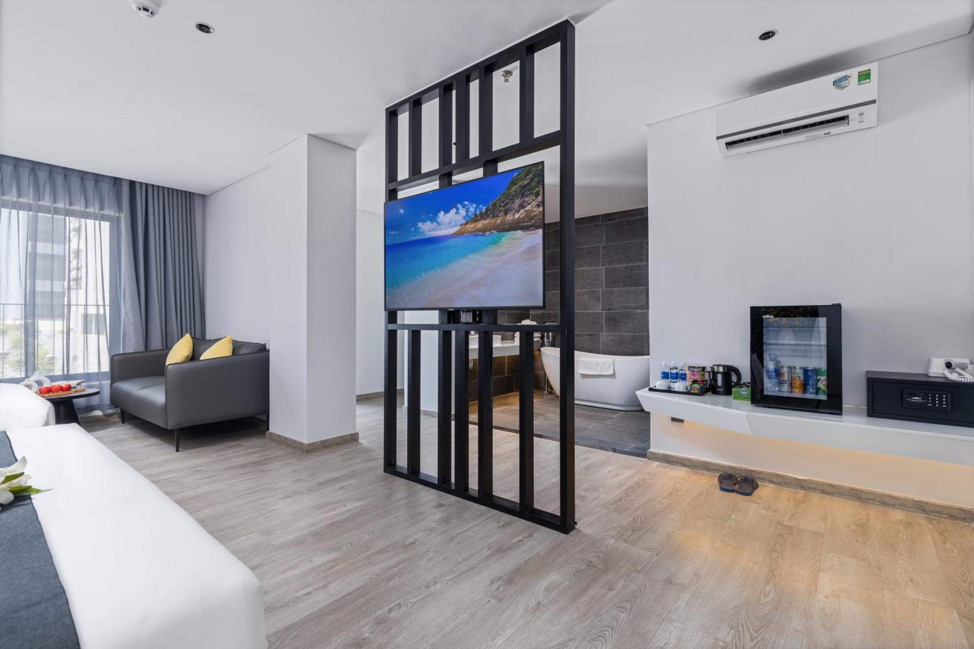 Jbay Beachfront Boutique Hotel Đà Nẵng Exterior foto